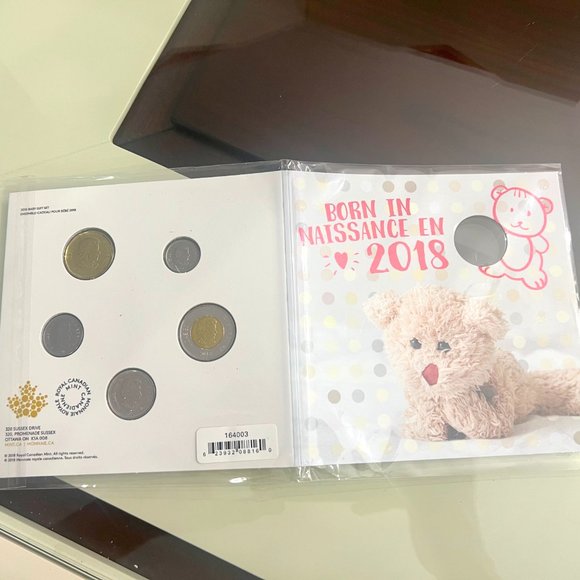 2018 Canada New Born Celebration $1 Loonie Strike 5-Coin Set! - Picture 3 of 10